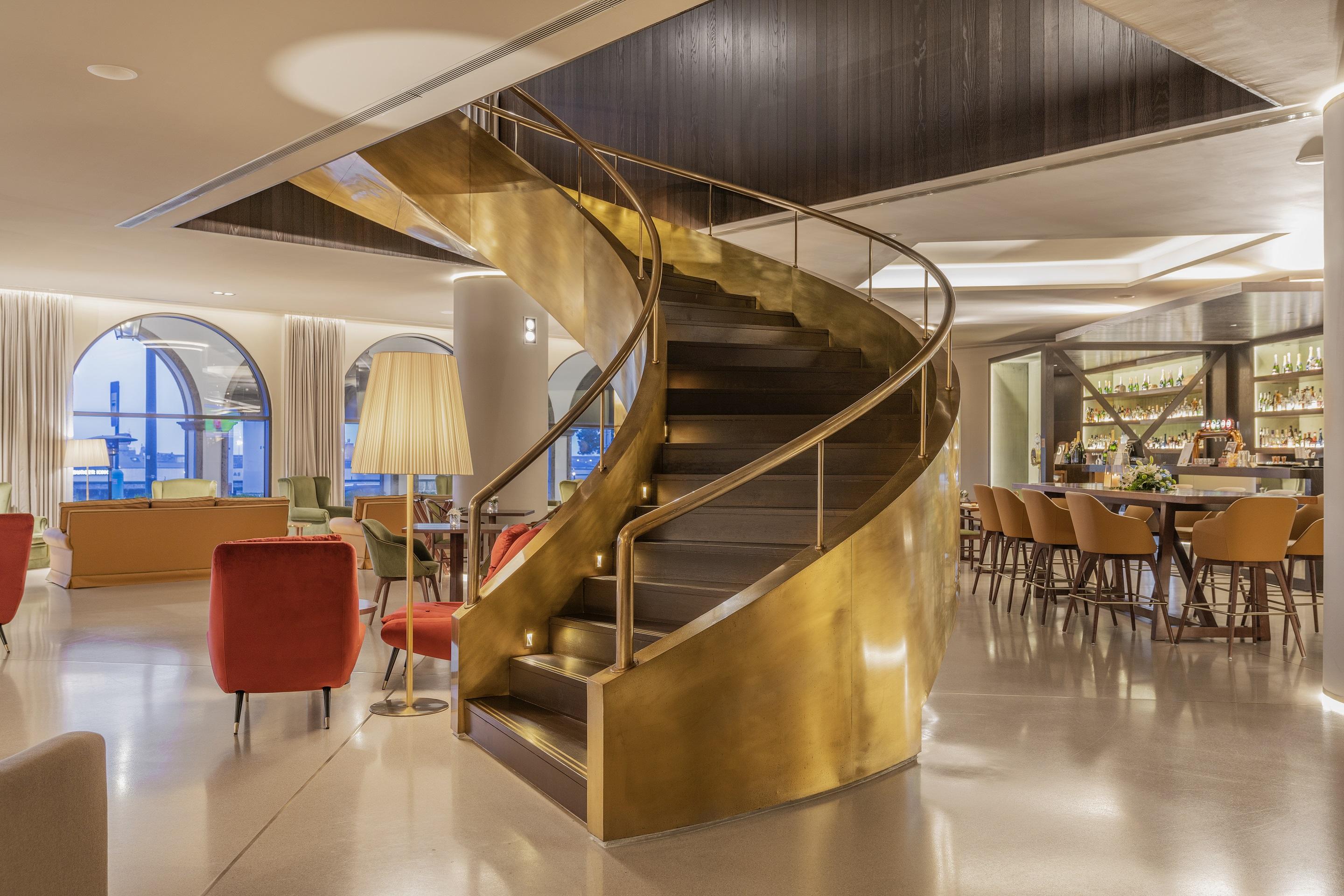 Grand Hotel Açores Atlântico Ponta Delgada Exterior foto The spiral staircase at the hotel