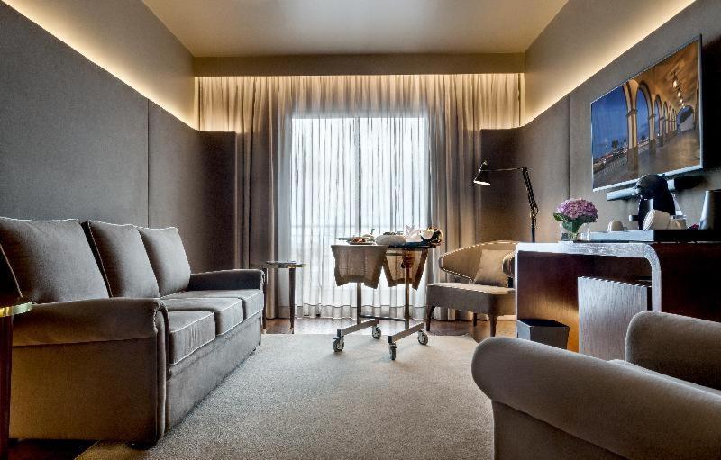 Grand Hotel Açores Atlântico Ponta Delgada Cameră foto A suite at the hotel