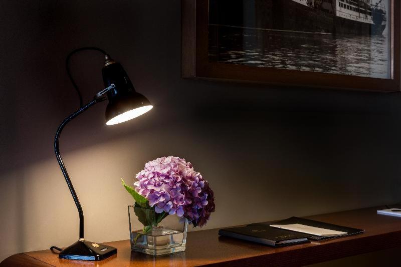 Grand Hotel Açores Atlântico Ponta Delgada Cameră foto A desk lamp